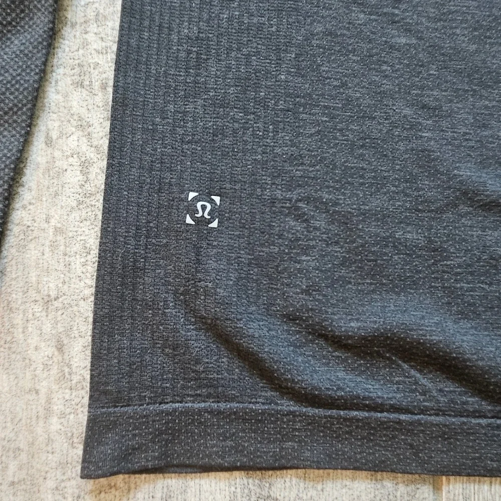 Lululemon Metal Vent Tech 1/2 Zip Pullover Mens S Gray Lightweight Gorpcore Yoga